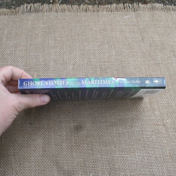 Ghost Stories of the Maritimes by Vernon Oickle paperback - Picture 3 of 16